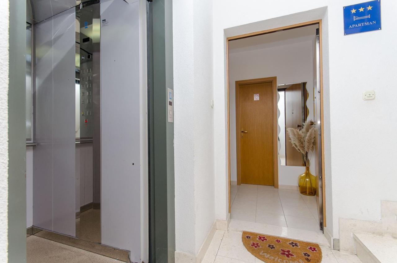 Smile With Secure Private Garage